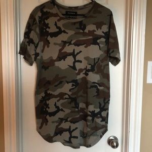 Pacsun camo scallop fit t-shirt (size M)